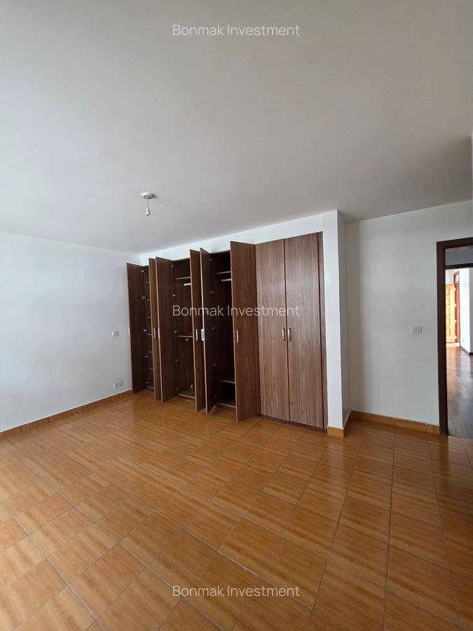 5 Bed Townhouse with En Suite at Lavington Green - 16