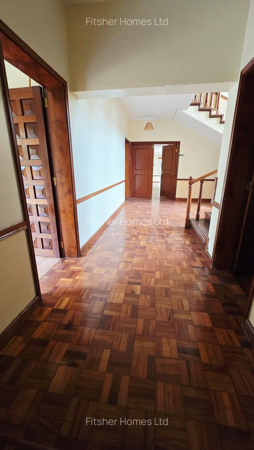 5 Bed House with En Suite in Runda - 15