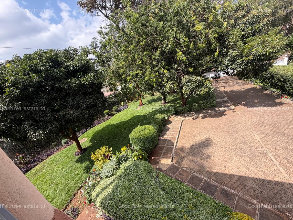 5 Bed House with En Suite in Runda - 3