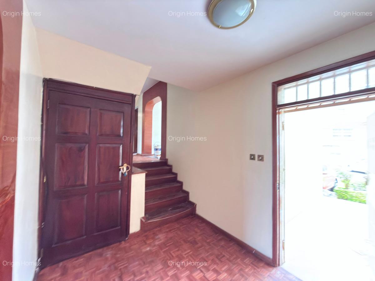 4 Bed Townhouse with En Suite at Lavington - 5