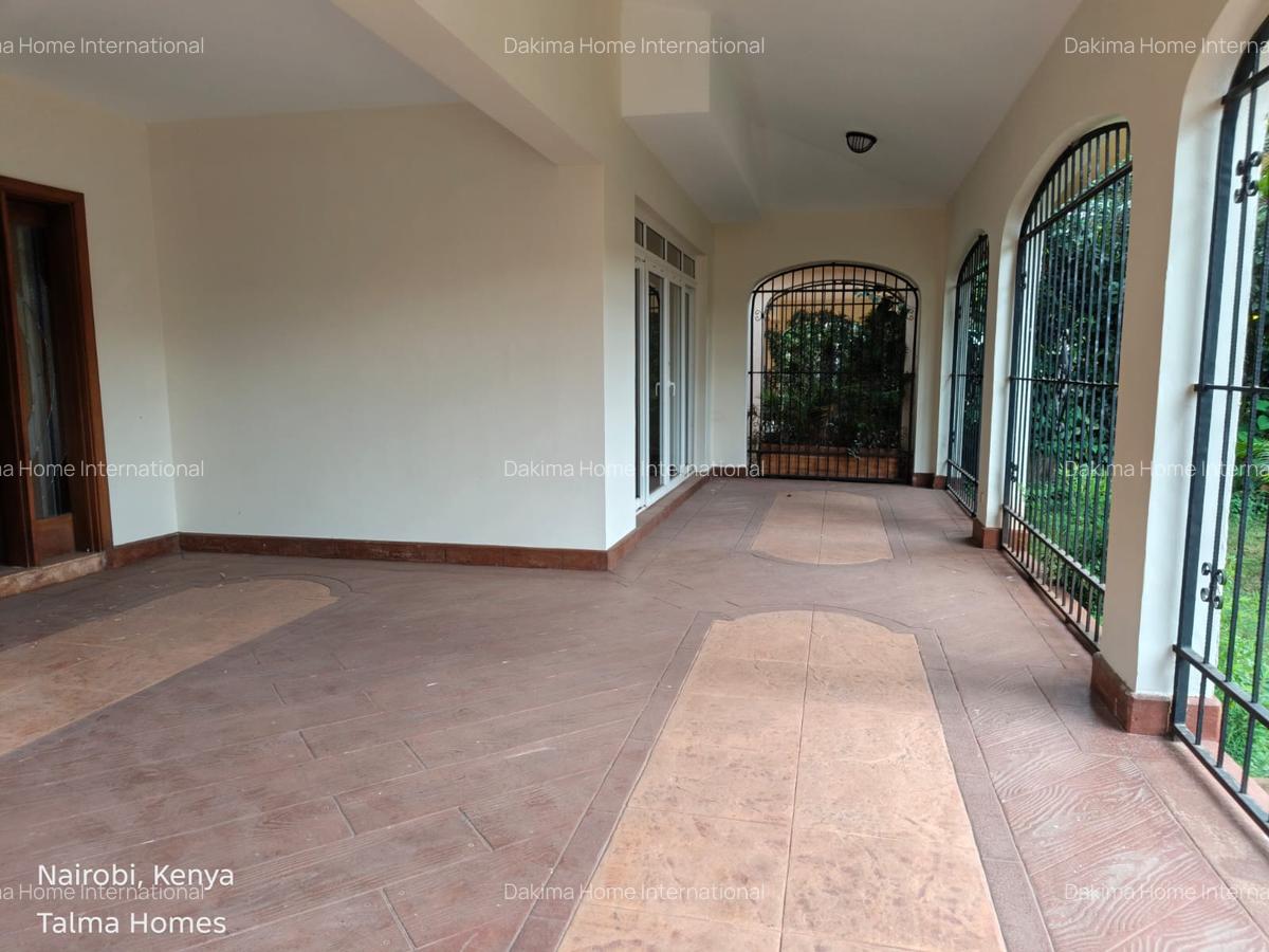 4 Bed Townhouse with En Suite in Brookside - 14