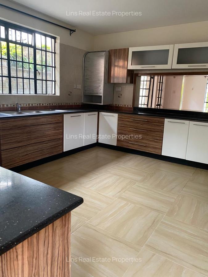 4 Bed Townhouse with En Suite in Westlands Area - 15
