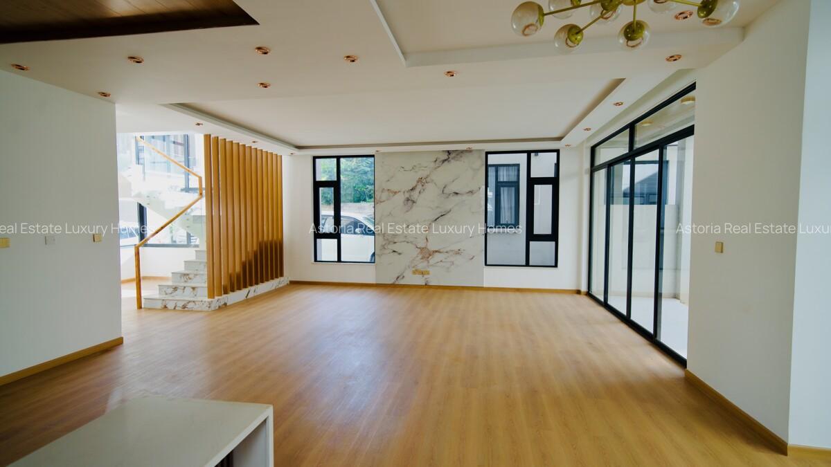 5 Bed Villa with En Suite at 2026-386 5 Bed - 1