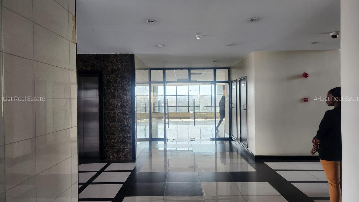 2,660 ft² Commercial Property with Service Charge Included at Hospital Road - 11