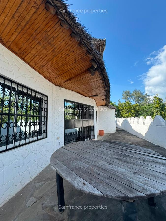 Serviced 4 Bed Apartment with En Suite at Nyali Shell - 10