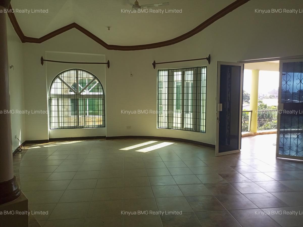 3 Bed Apartment with En Suite in Nyali Area - 1