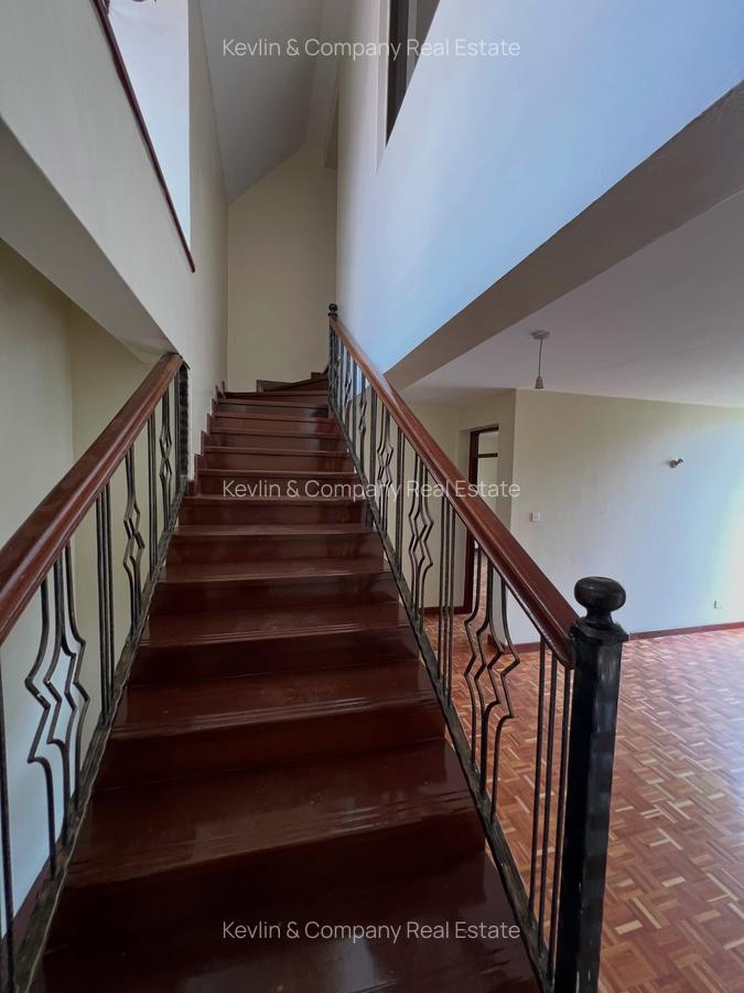 4 Bed Townhouse with En Suite in Lavington - 11