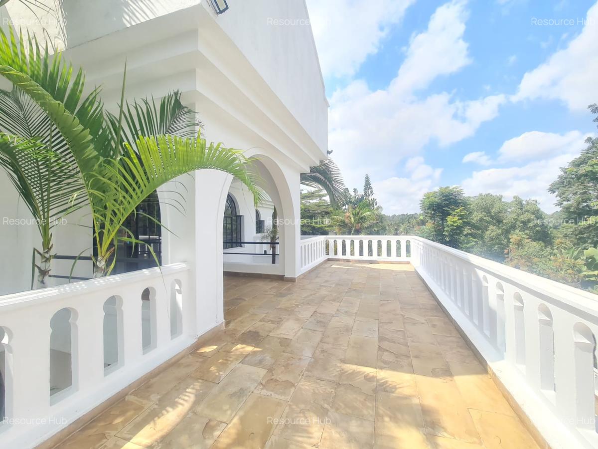 5 Bed House with En Suite at Nyari - 19