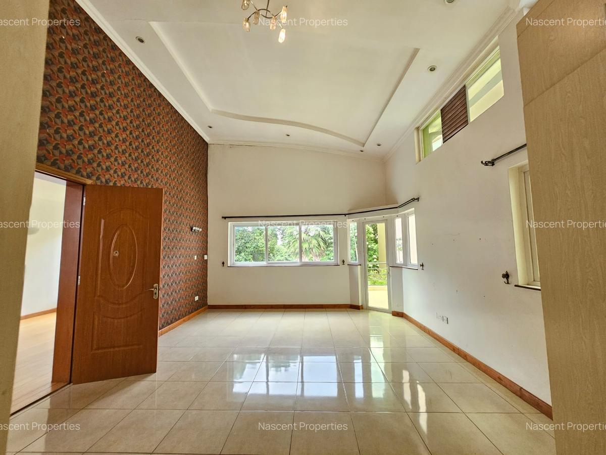 4 Bed Townhouse with En Suite in Riverside - 9