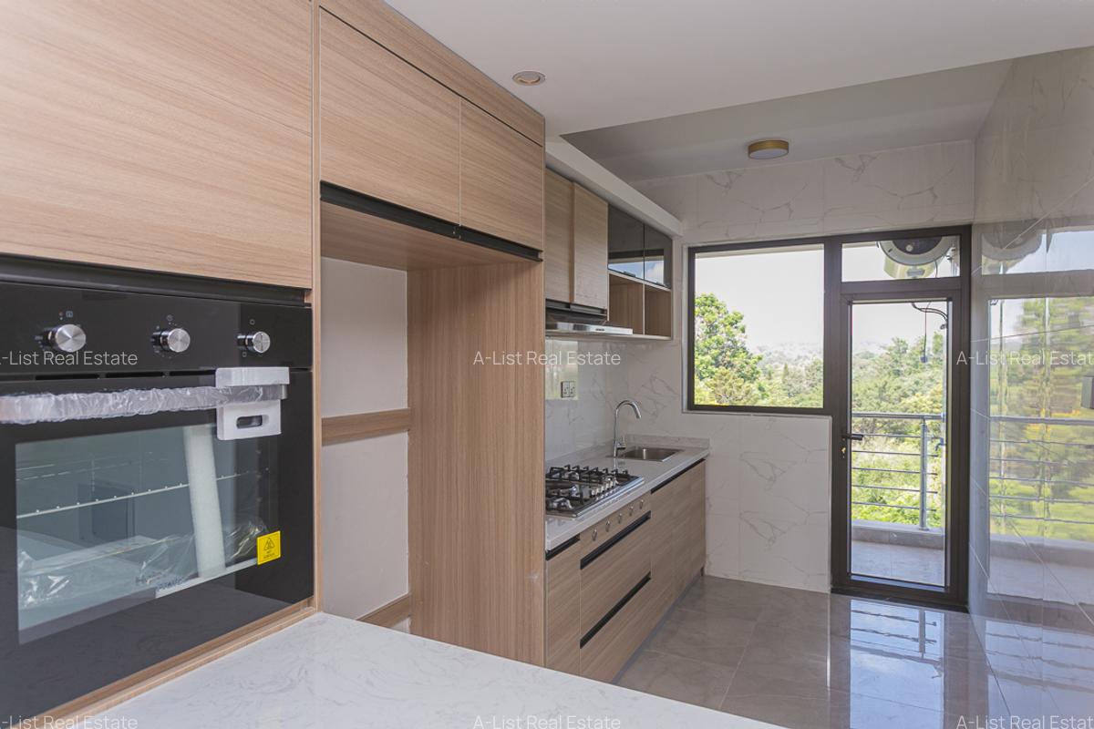 3 Bed Apartment with Swimming Pool at Riverside Drive - 8