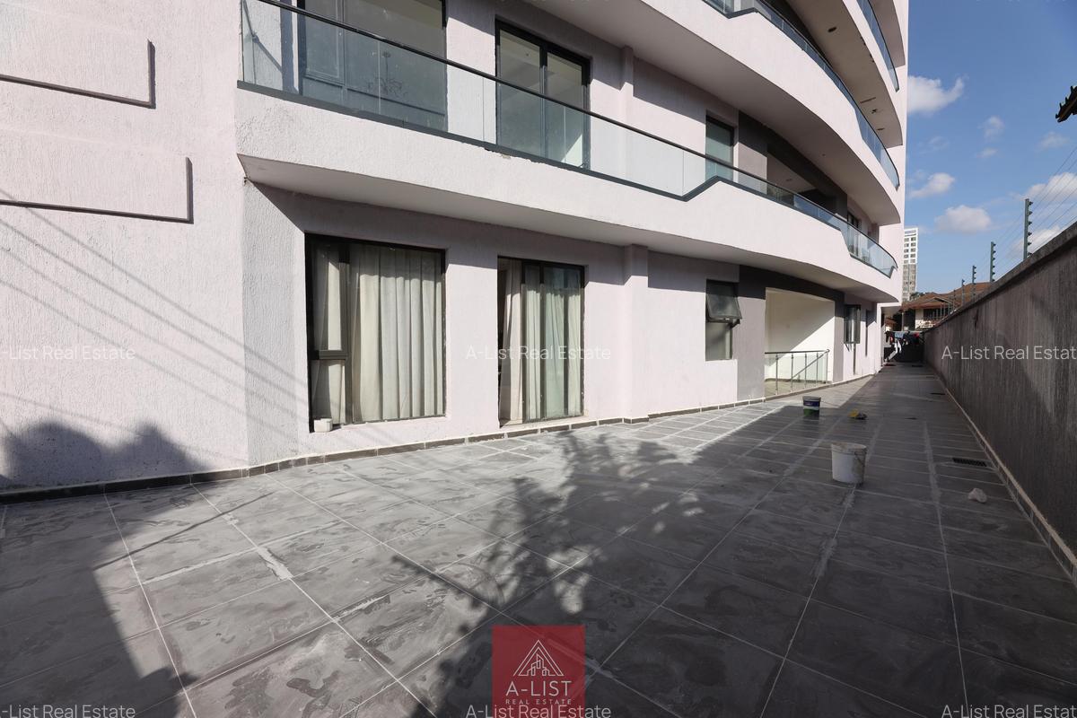 3 Bed Apartment with Swimming Pool at Riverside Drive - 13