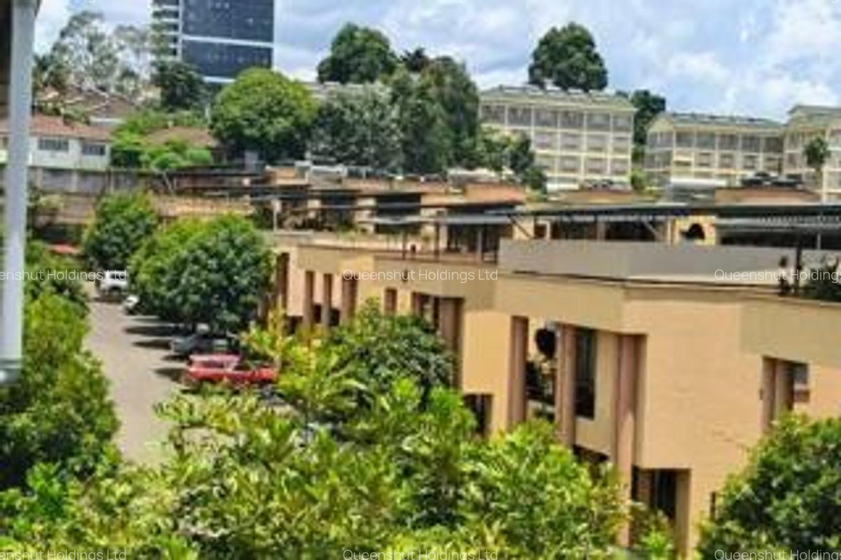 5 Bed Townhouse with En Suite in Westlands Area - 1