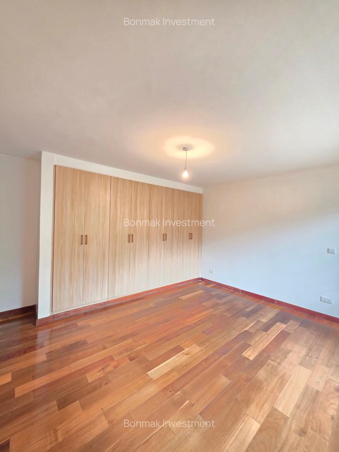 5 Bed Townhouse with En Suite at Lavington Green - 9