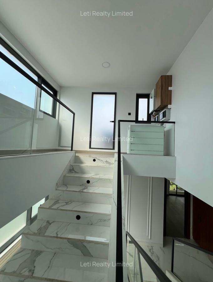 6 Bed Townhouse with En Suite in Lavington - 11