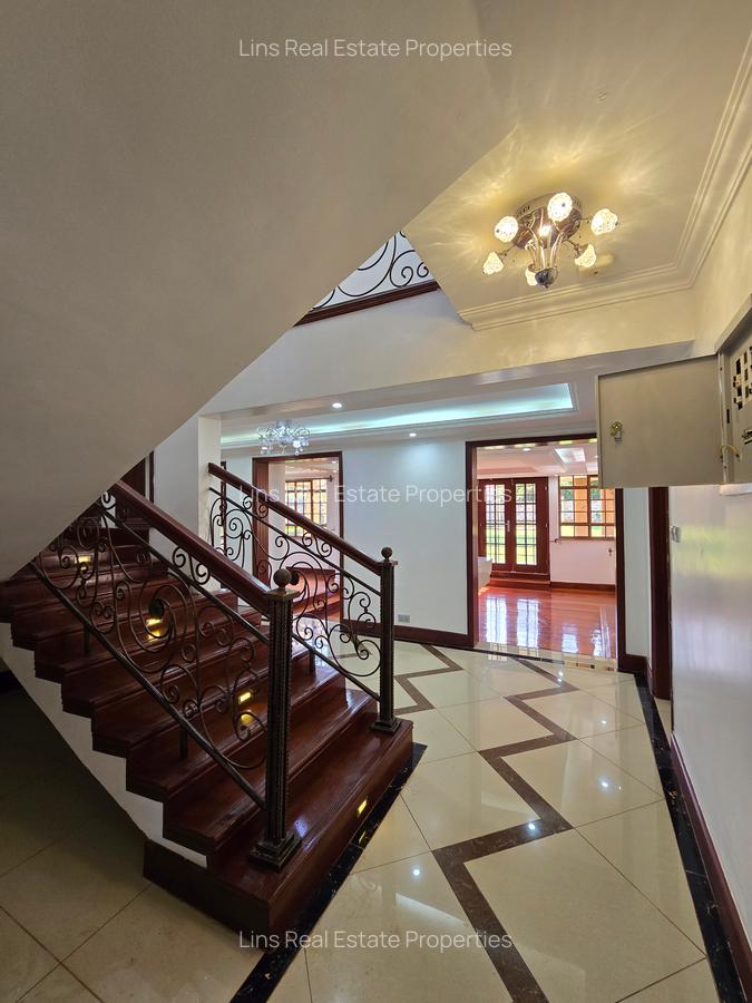 5 Bed House with En Suite in Runda - 4