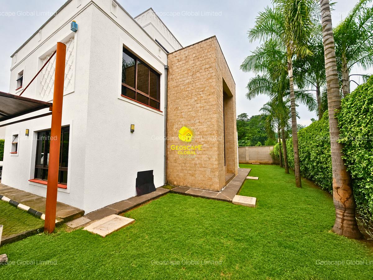 5 Bed Villa with En Suite in Lavington - 1