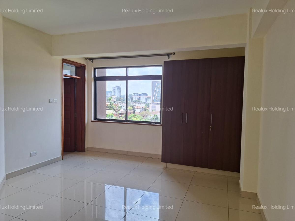 3 Bed Apartment with En Suite in Westlands Area - 6