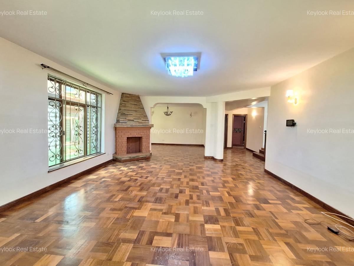 5 Bed Townhouse with En Suite at Othaya Road - 18