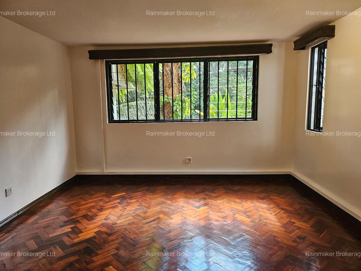 5 Bed House with En Suite in Runda - 13