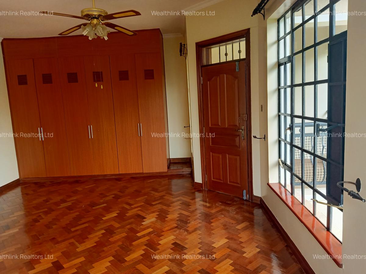 4 Bed Townhouse with En Suite at Runda Palm - 9