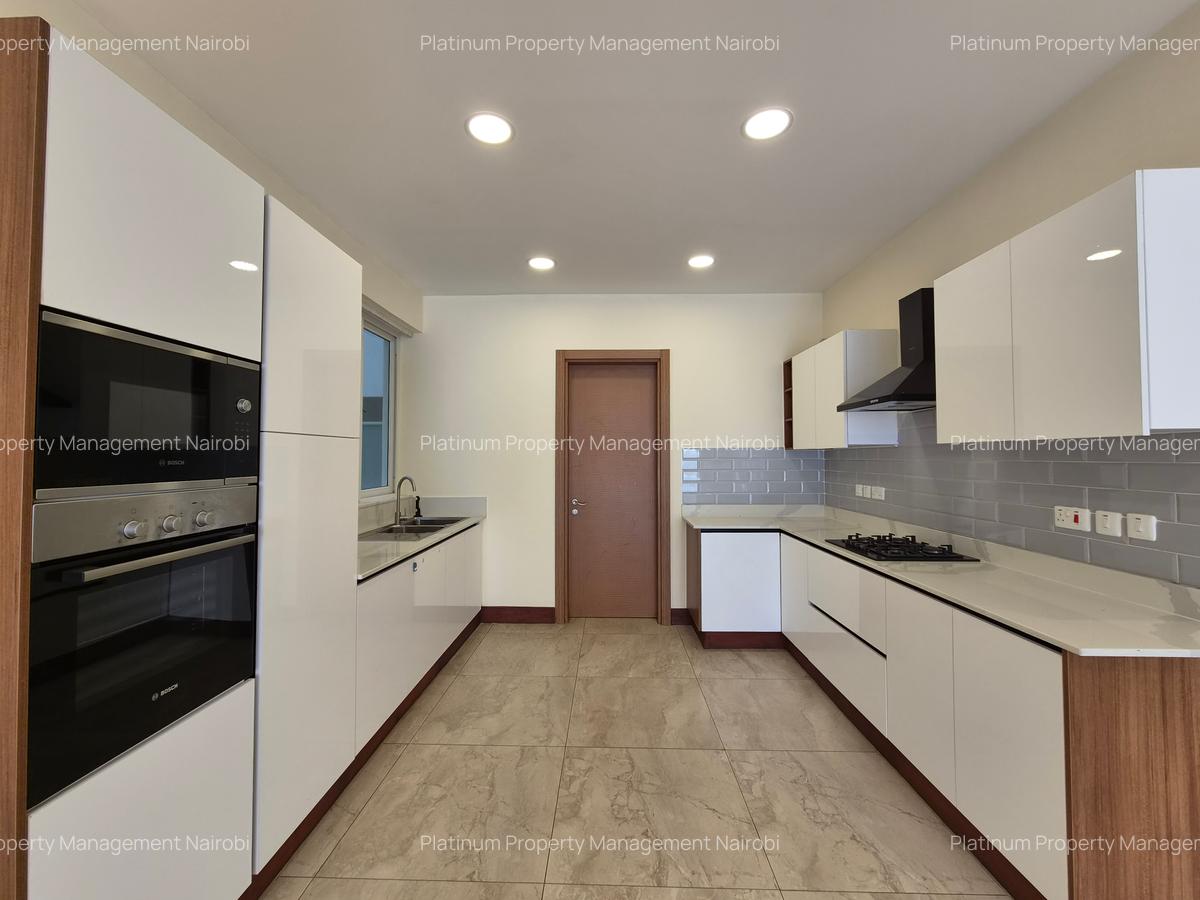 2 Bed Apartment with En Suite at The Colosseum - 6