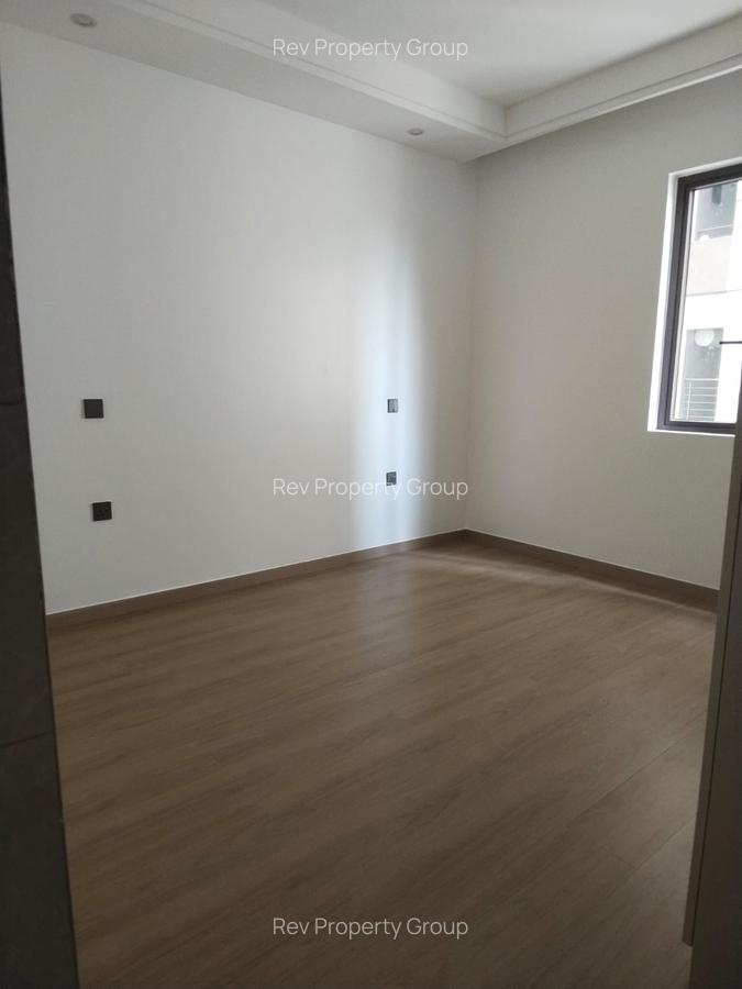3 Bed Apartment with En Suite in Riverside - 13