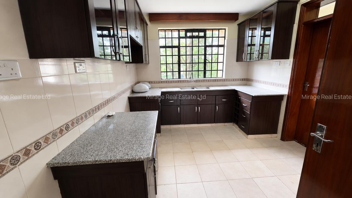 3 Bed Apartment with Parking in Kilimani - 1