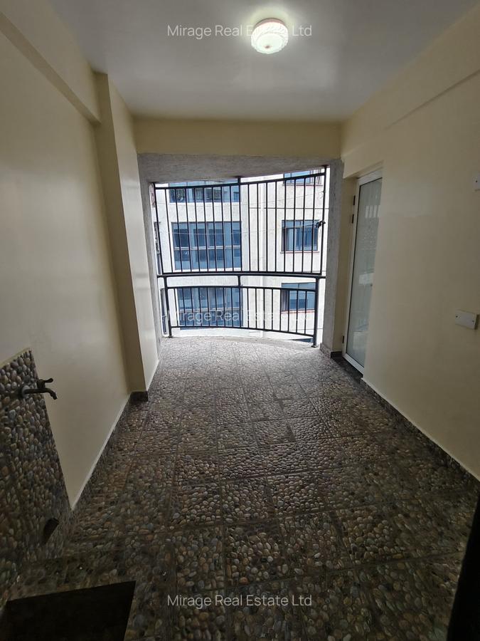 2 Bed Apartment with Gym in Kilimani - 3