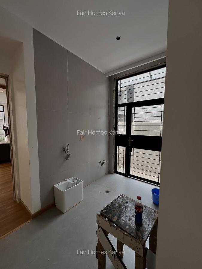 5 Bed Townhouse with En Suite at Lavington Green - 4