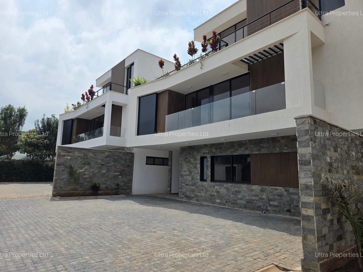 4 Bed Villa with En Suite in Runda - 2