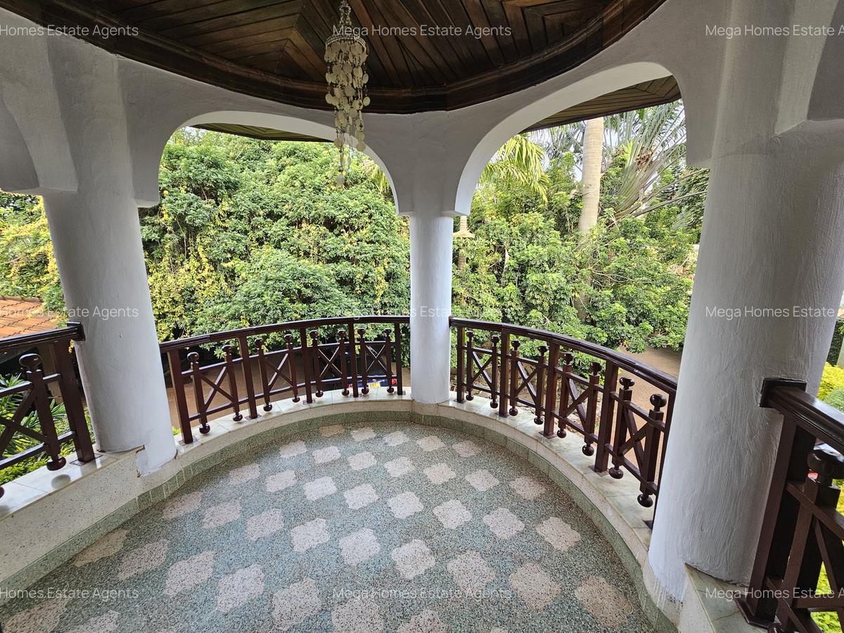 4 Bed House with En Suite in Runda - 3