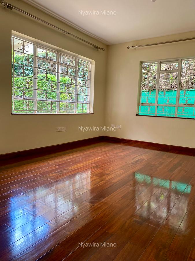 2 Bed House with En Suite in Ridgeways - 3