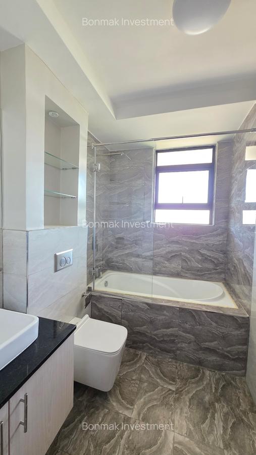 4 Bed Apartment with En Suite at Riverside Drive - 18