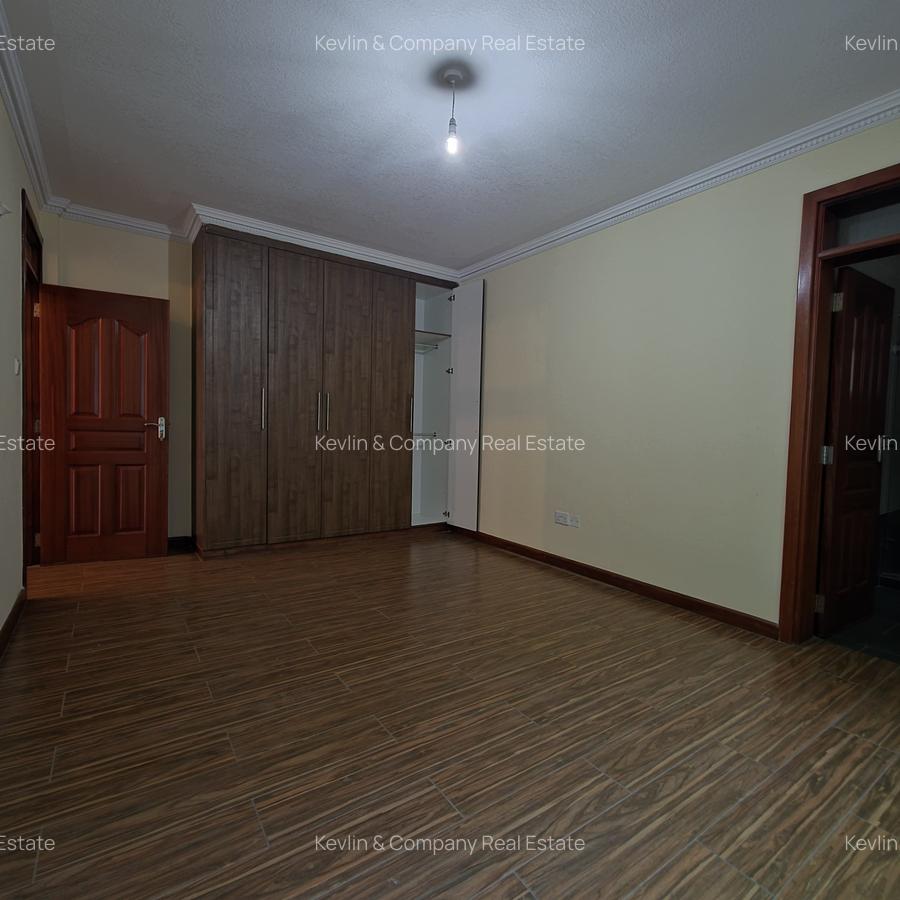 3 Bed Apartment with En Suite in Riverside - 11