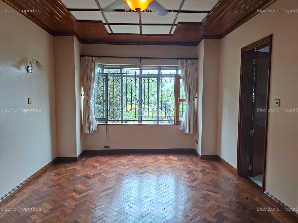 5 Bed House with En Suite at Benin Dr - 16