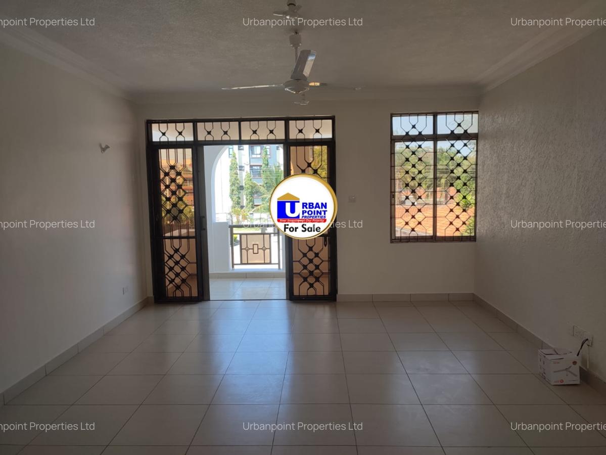 2 Bed Apartment with En Suite at Greenwood - 9