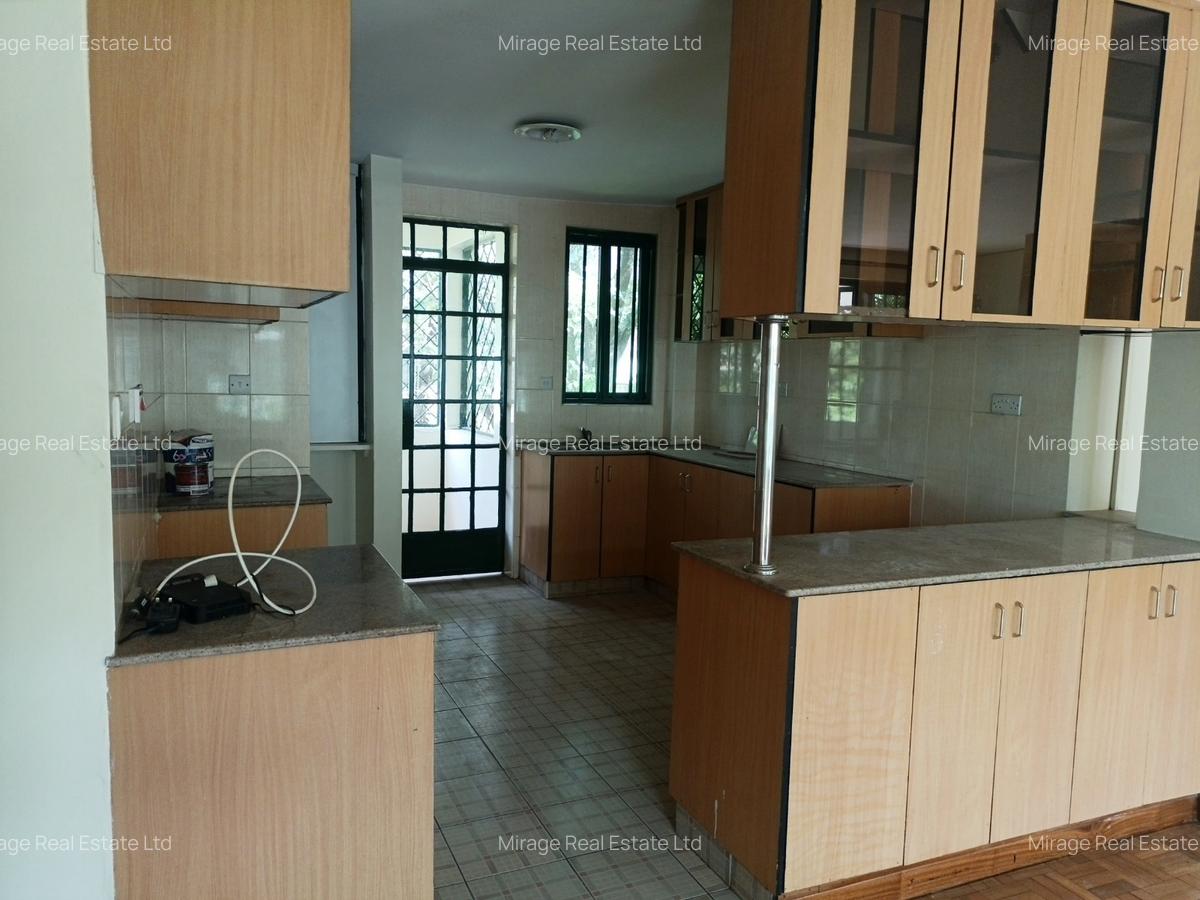 5 Bed Townhouse with En Suite in Lavington - 13