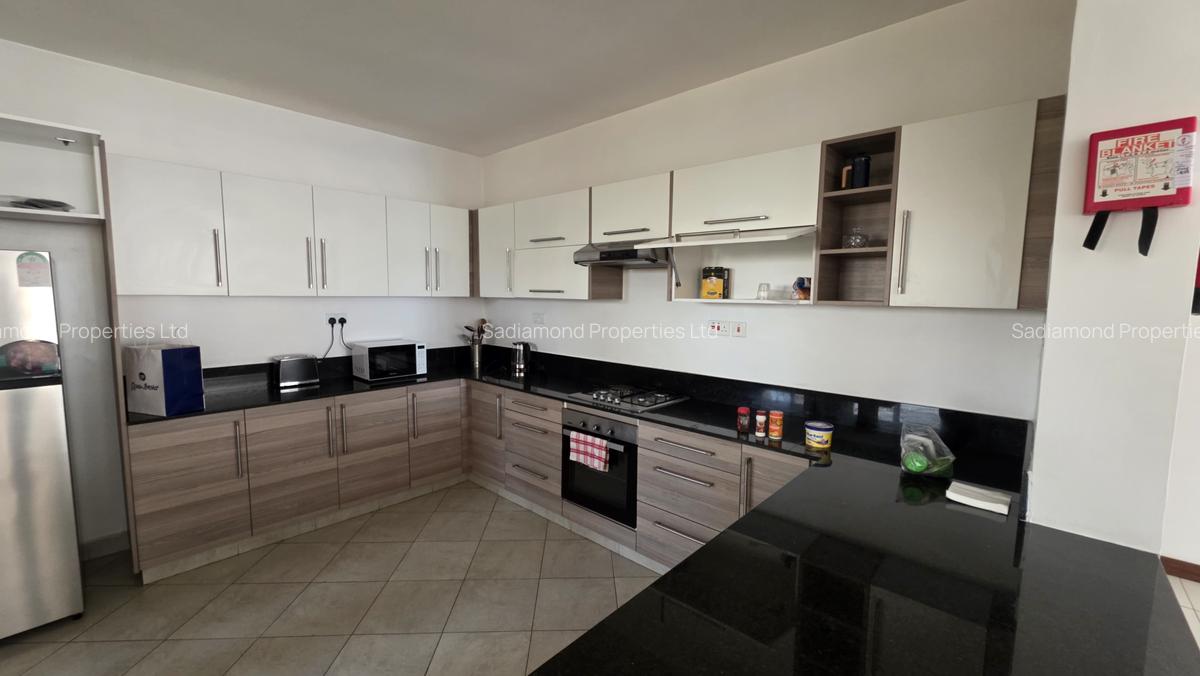 Furnished 2 Bed Apartment with En Suite in Brookside - 2