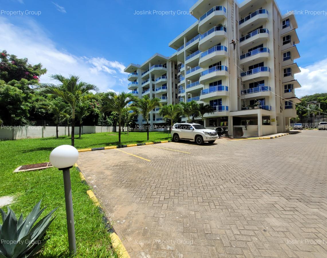 4 Bed Apartment with En Suite in Nyali Area - 1
