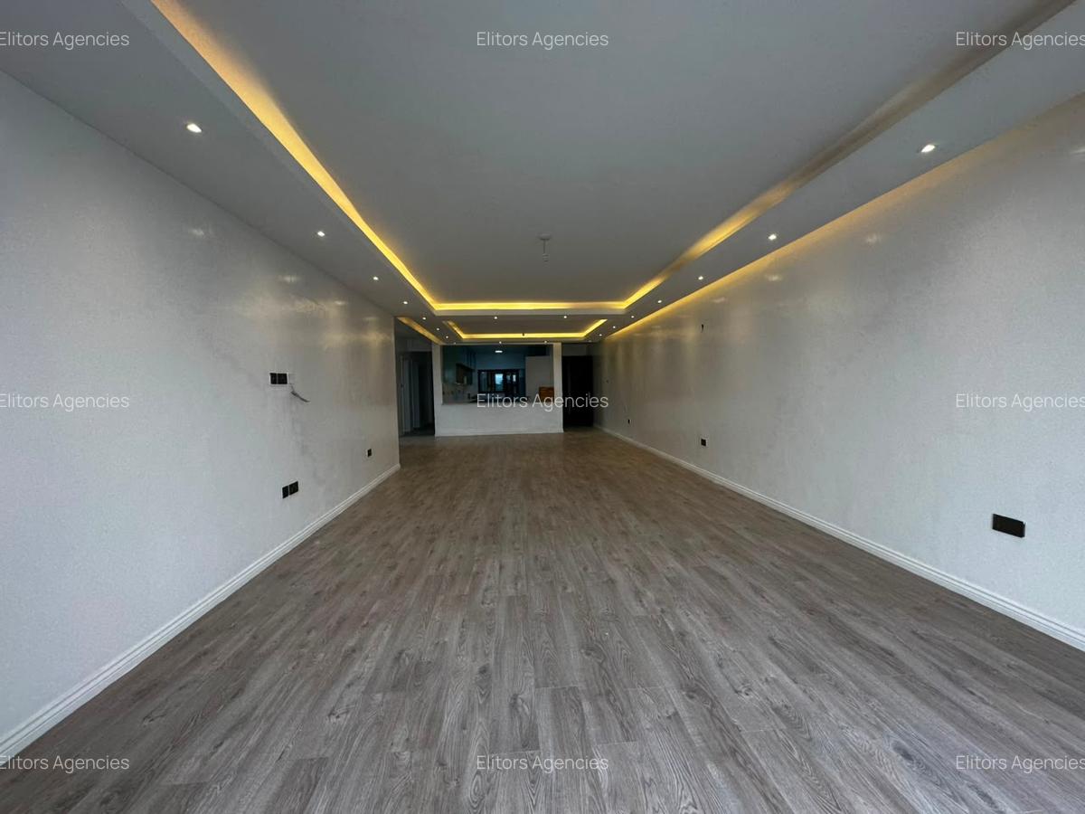 4 Bed Apartment with En Suite at 6Th Parklands Avenue - 5