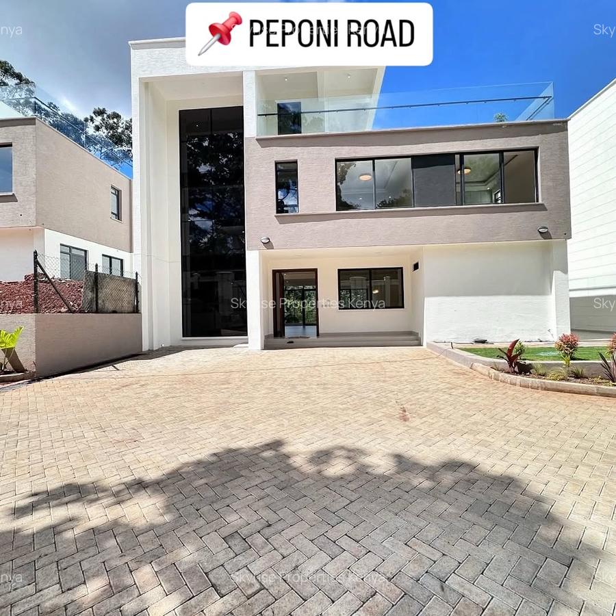 5 Bed Townhouse with En Suite in Kitisuru - 1