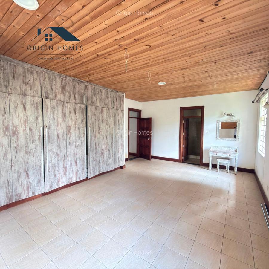 5 Bed House with En Suite at Rosslyn - 9
