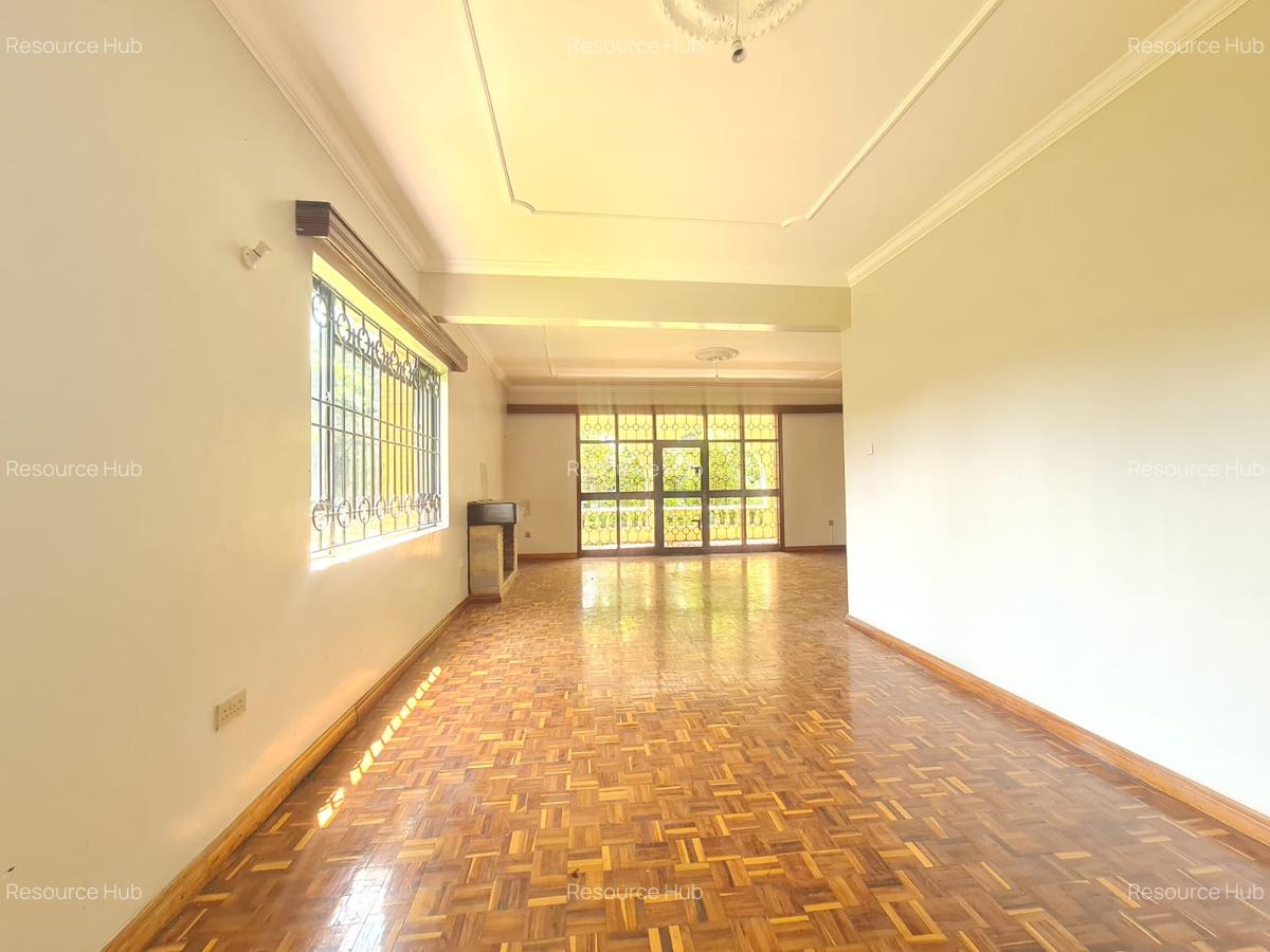 5 Bed House with En Suite at Nyari - 11