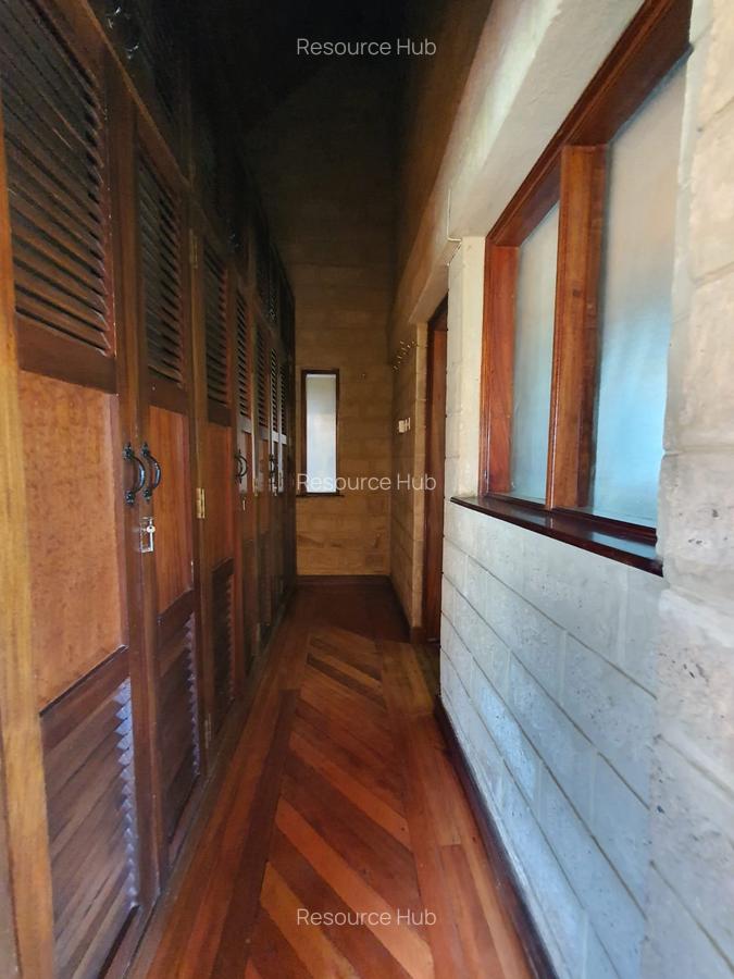 5 Bed Townhouse with En Suite at Karen - 10