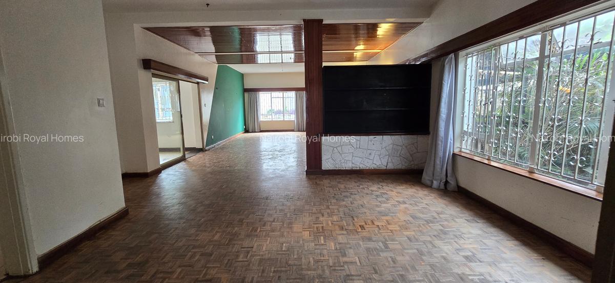 5 Bed Townhouse with En Suite at James Gichuru - 18
