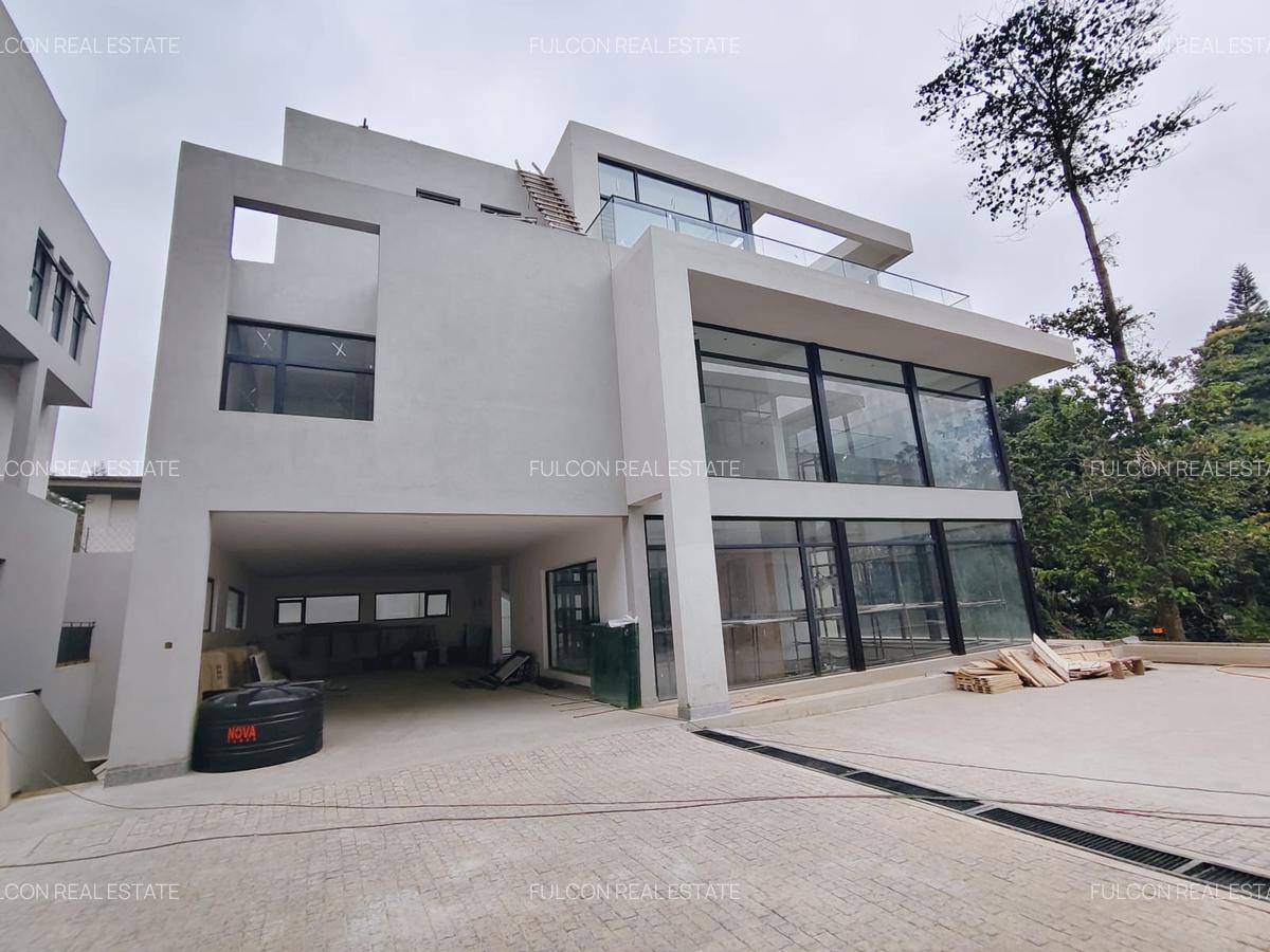 6 Bed Villa with En Suite in Lavington - 12