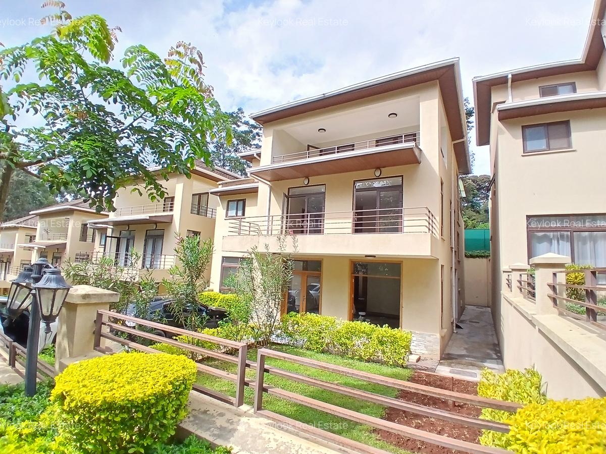 5 Bed Townhouse with En Suite at Lavington Green - 4