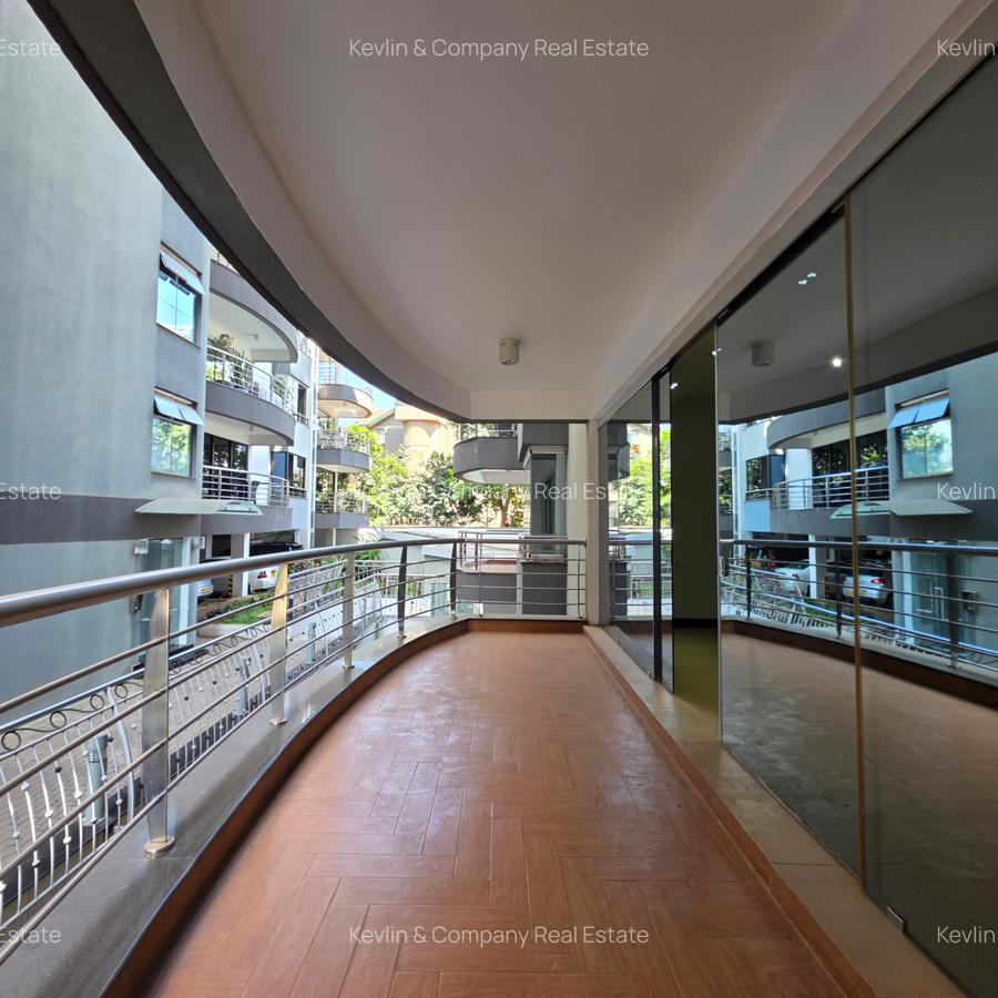 3 Bed Apartment with En Suite in Riverside - 1