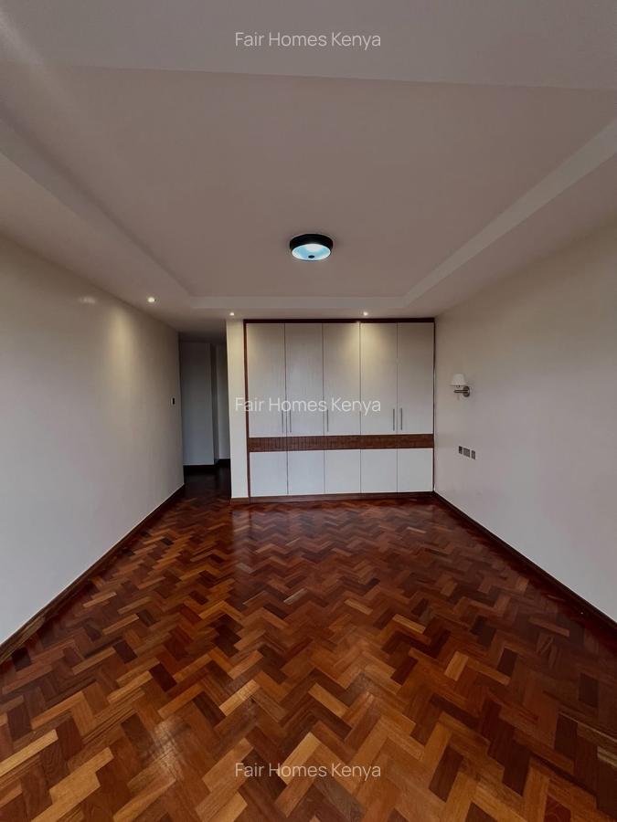 4 Bed Apartment with En Suite at Riverside Drive - 4