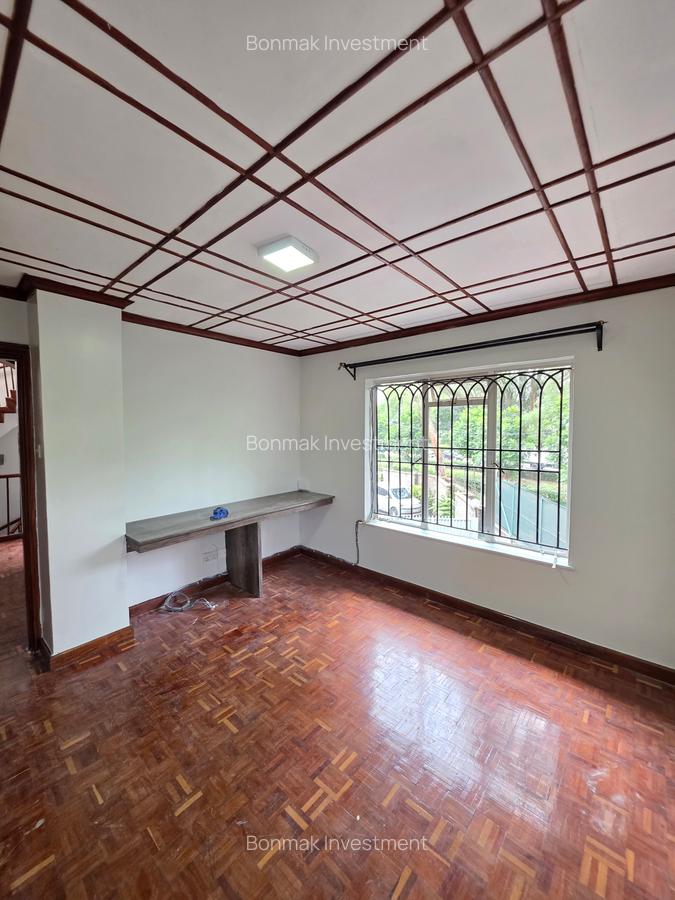 4 Bed Townhouse with En Suite at Lavington Green - 12